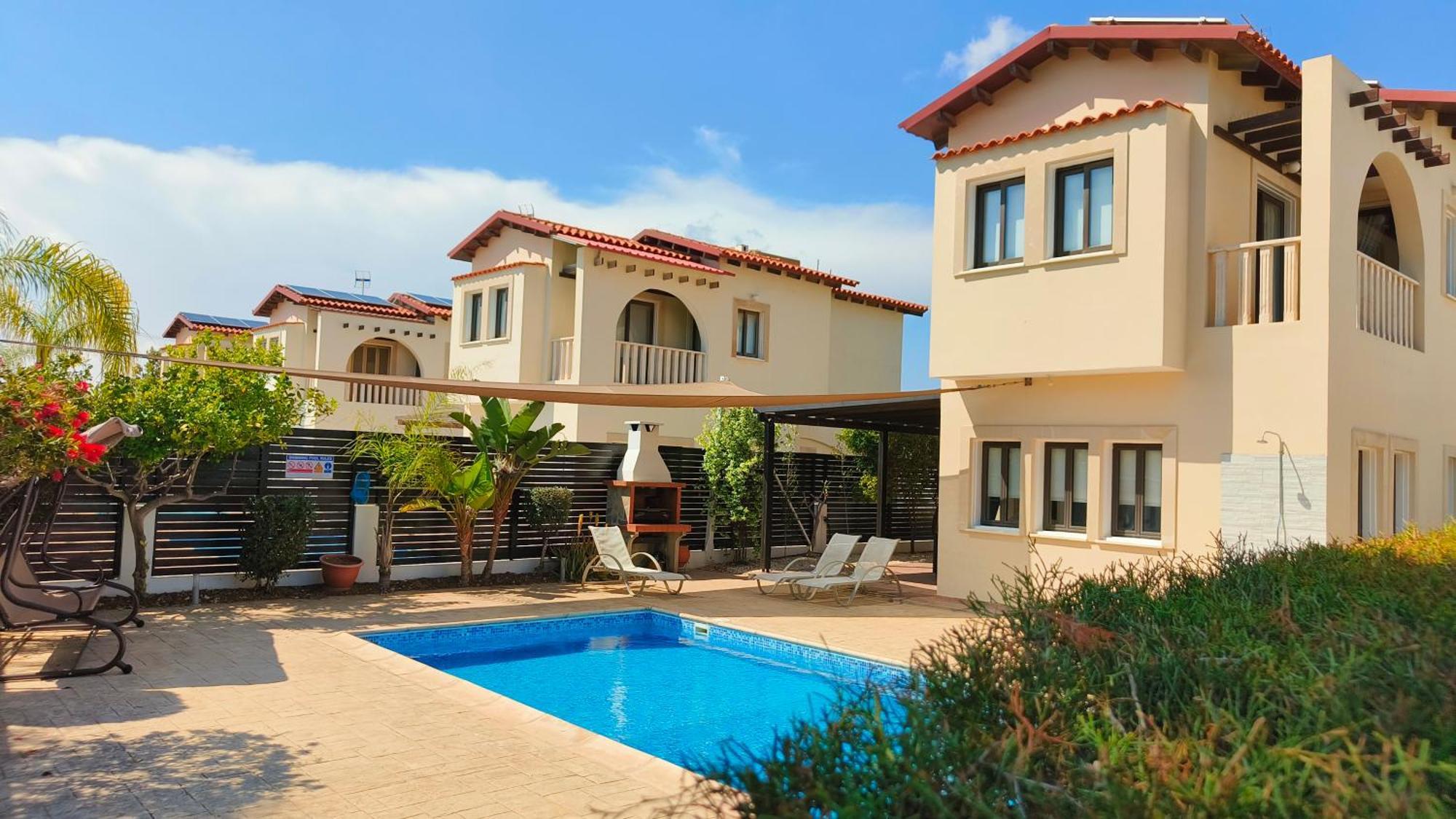 Cy-blue Villa Protarász